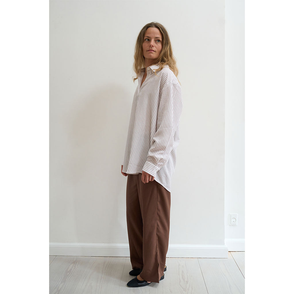 Sanne oversize Tencel shirt off white brown stripes