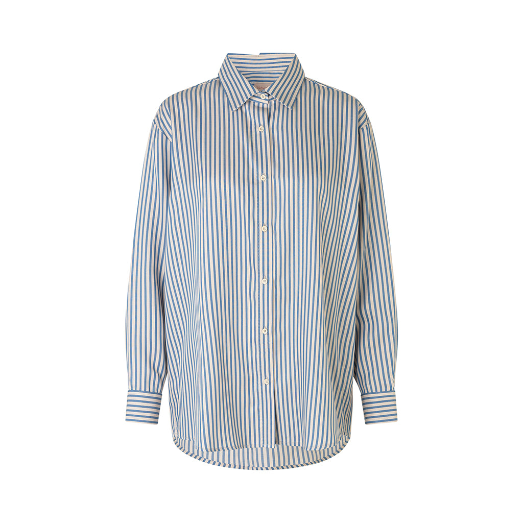 schulz by crowd oversize skjorte blå og beige stribet tencel med detalje i nakken
